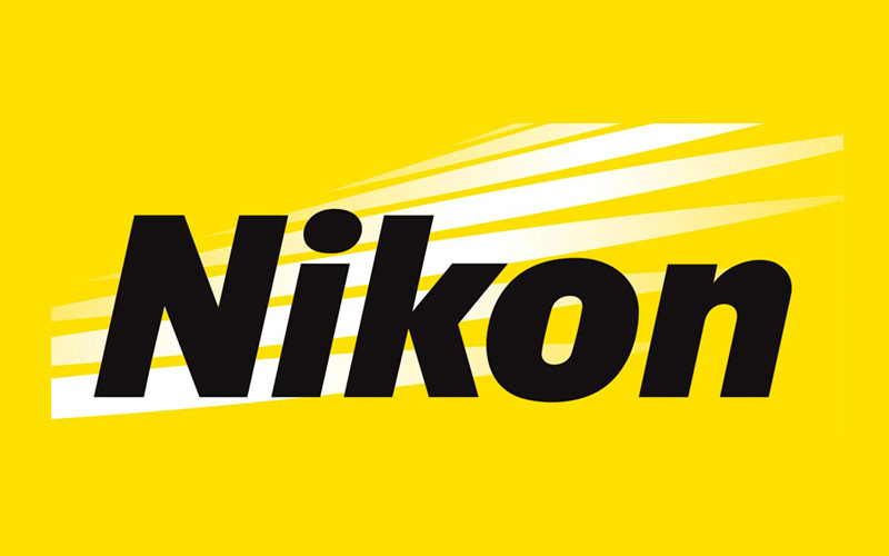 Aparate foto Nikon